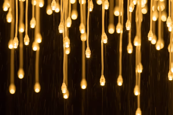 Efecto lluvia de luz LED cascada