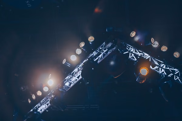 Robot LED integrado con el resto del show